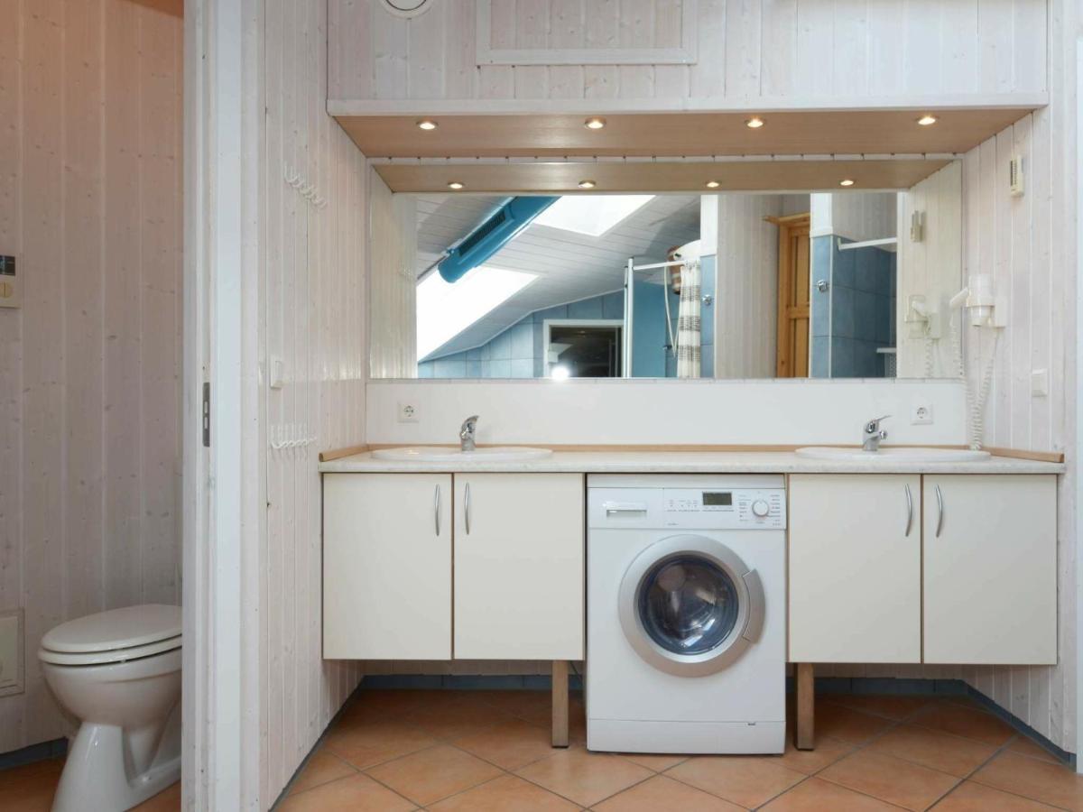 12 Person Holiday Home In Grömitz Buitenkant foto