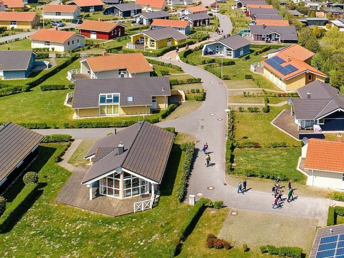 12 Person Holiday Home In Grömitz Buitenkant foto