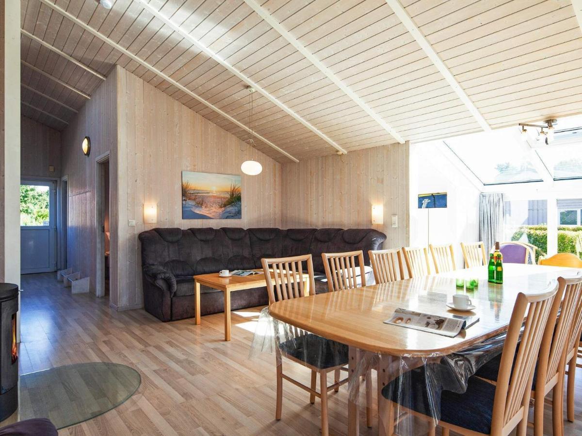 12 Person Holiday Home In Grömitz Buitenkant foto