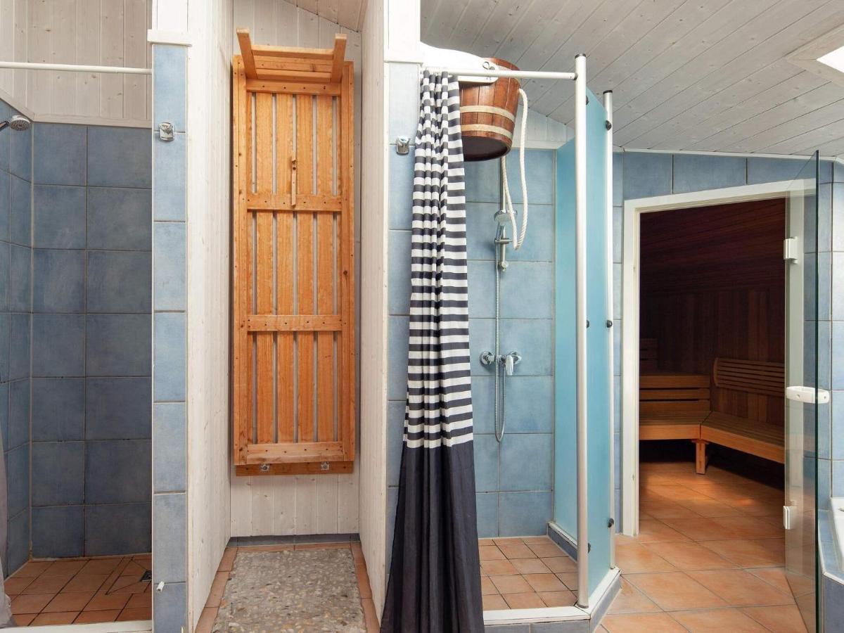 12 Person Holiday Home In Grömitz Buitenkant foto