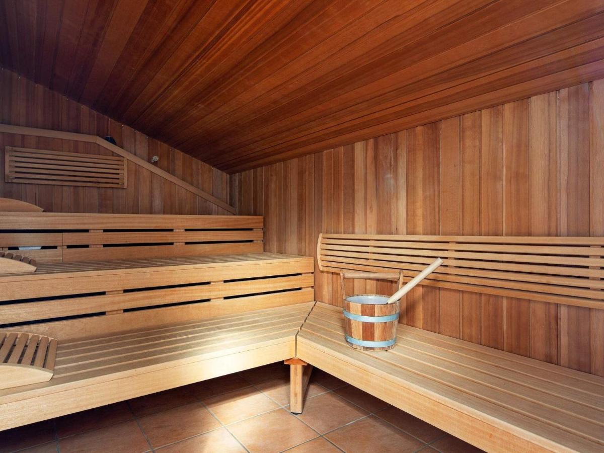 12 Person Holiday Home In Grömitz Buitenkant foto