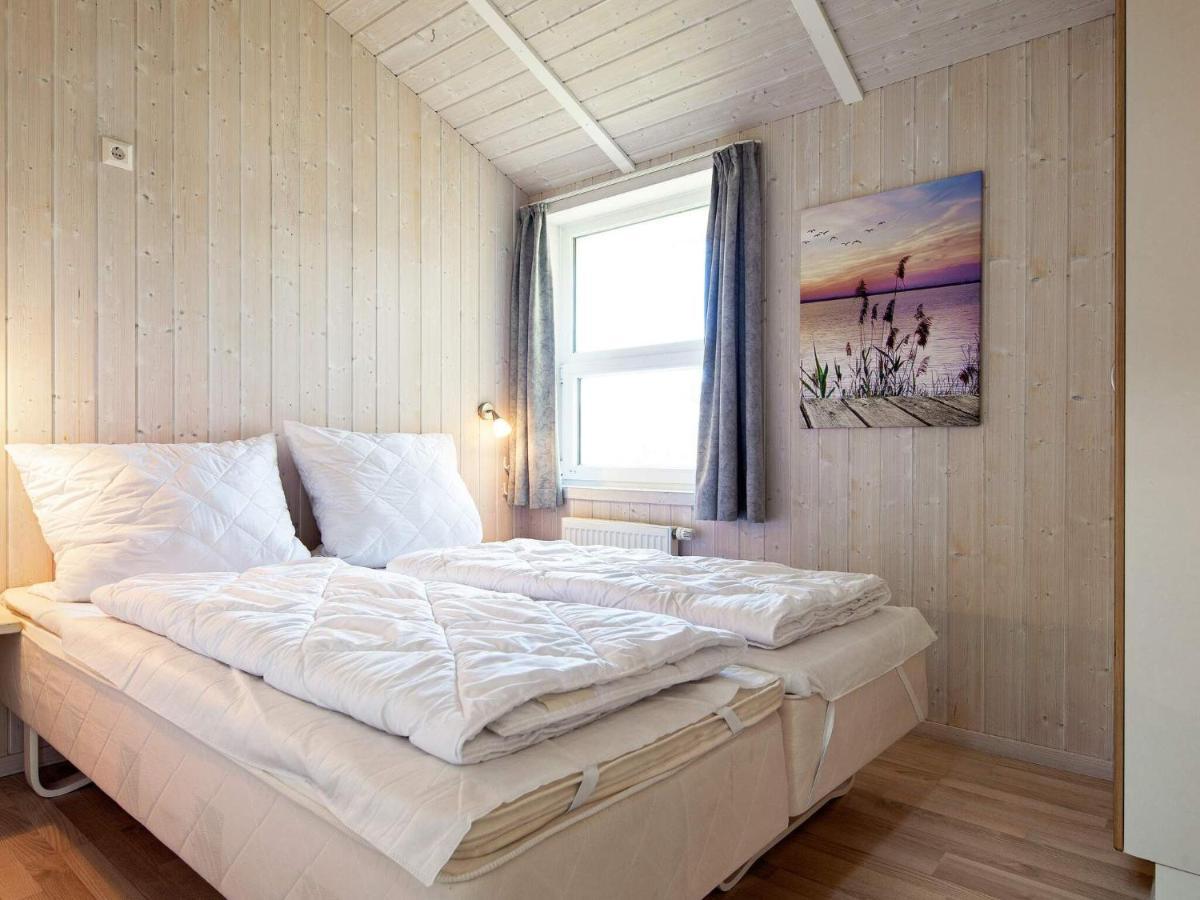 12 Person Holiday Home In Grömitz Buitenkant foto