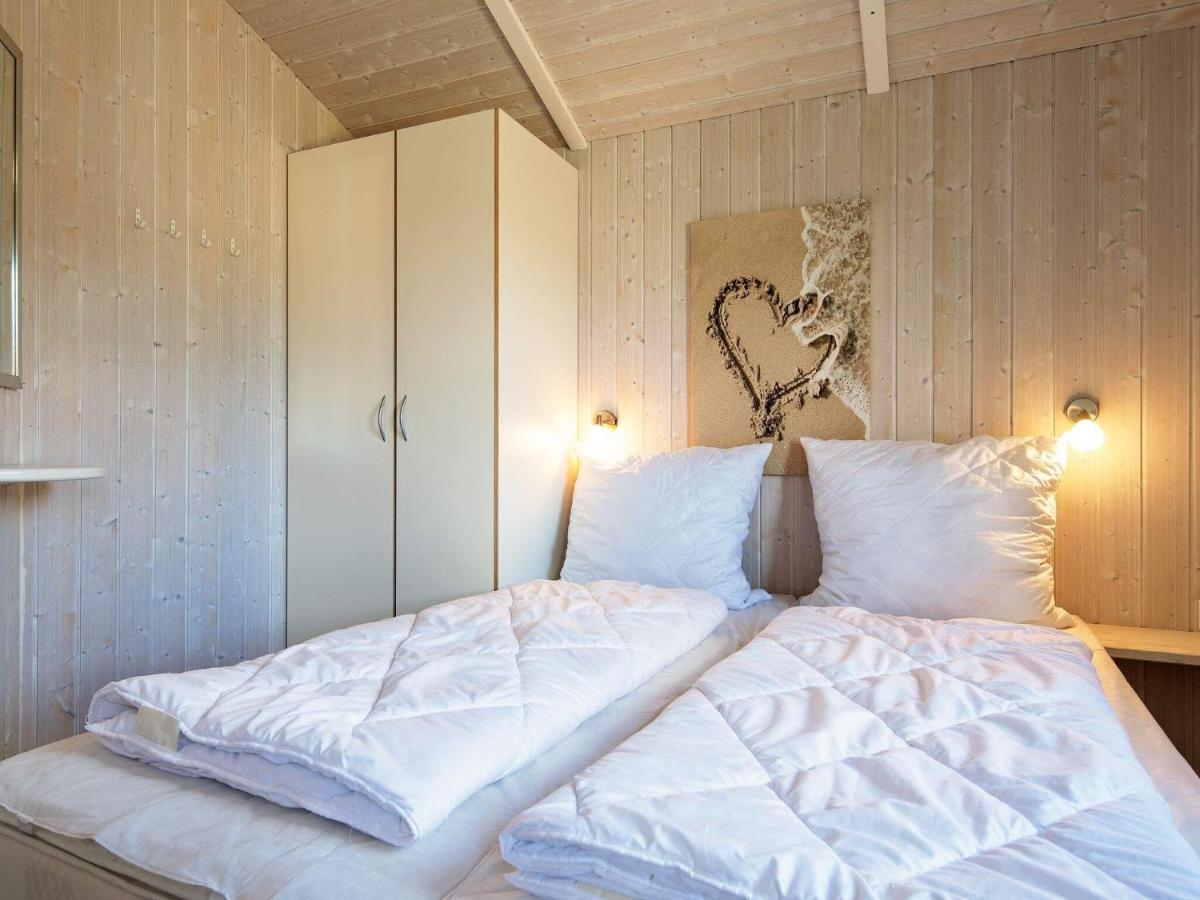 12 Person Holiday Home In Grömitz Buitenkant foto