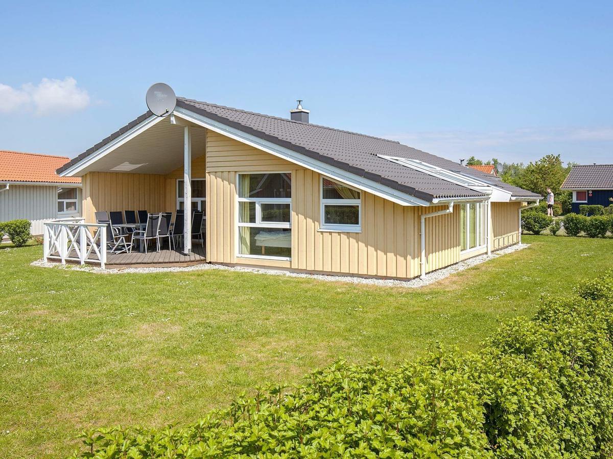 12 Person Holiday Home In Grömitz Buitenkant foto