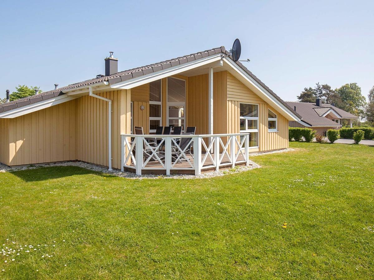 12 Person Holiday Home In Grömitz Buitenkant foto